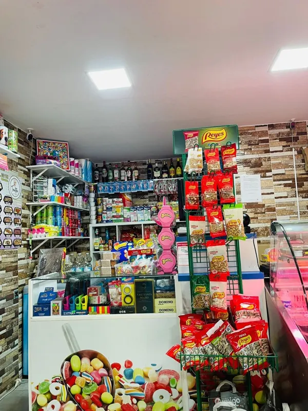 Donde comprar chuches a las 22h en Jerez